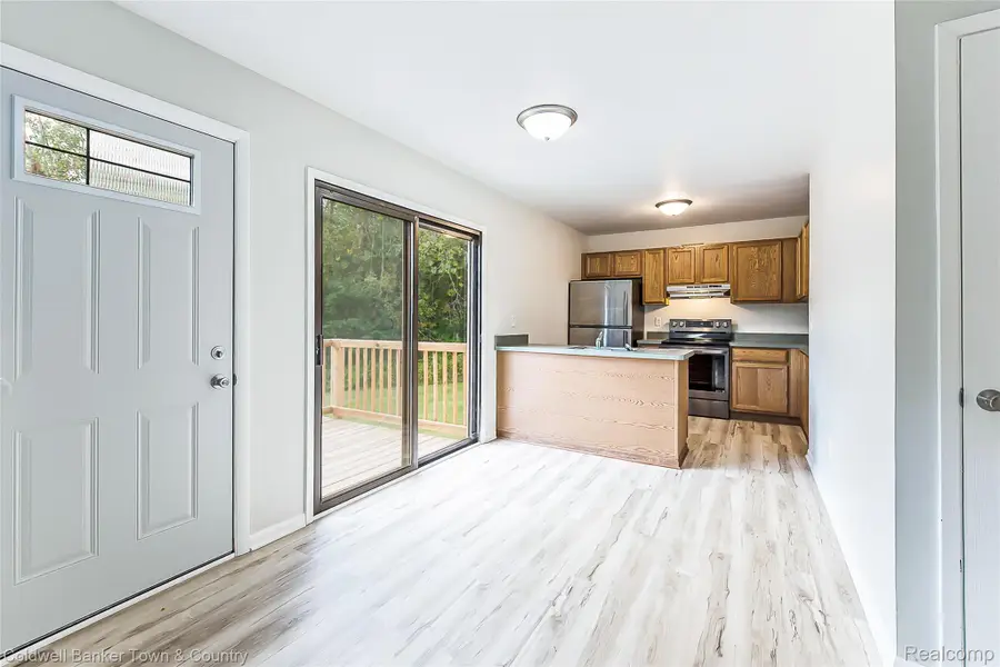 10268 Lake Forest Drive, Hamburg, MI 48139 - #2