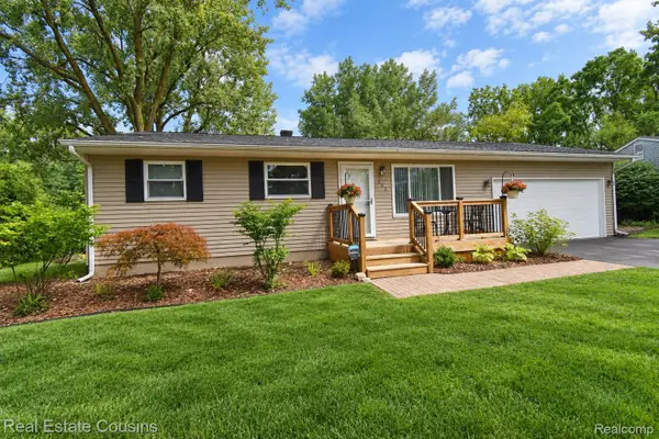 303 Park Lane, Linden, MI 48451