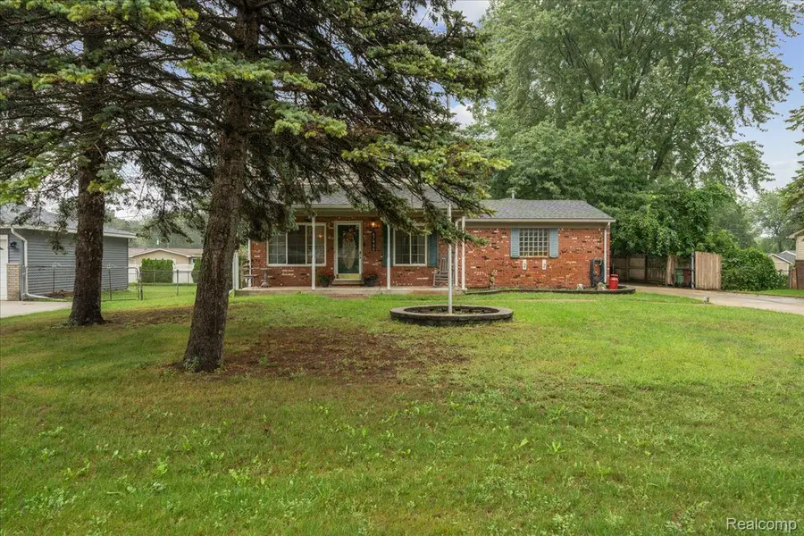 47466 Vanker Avenue, Shelby, MI 48317 - #3