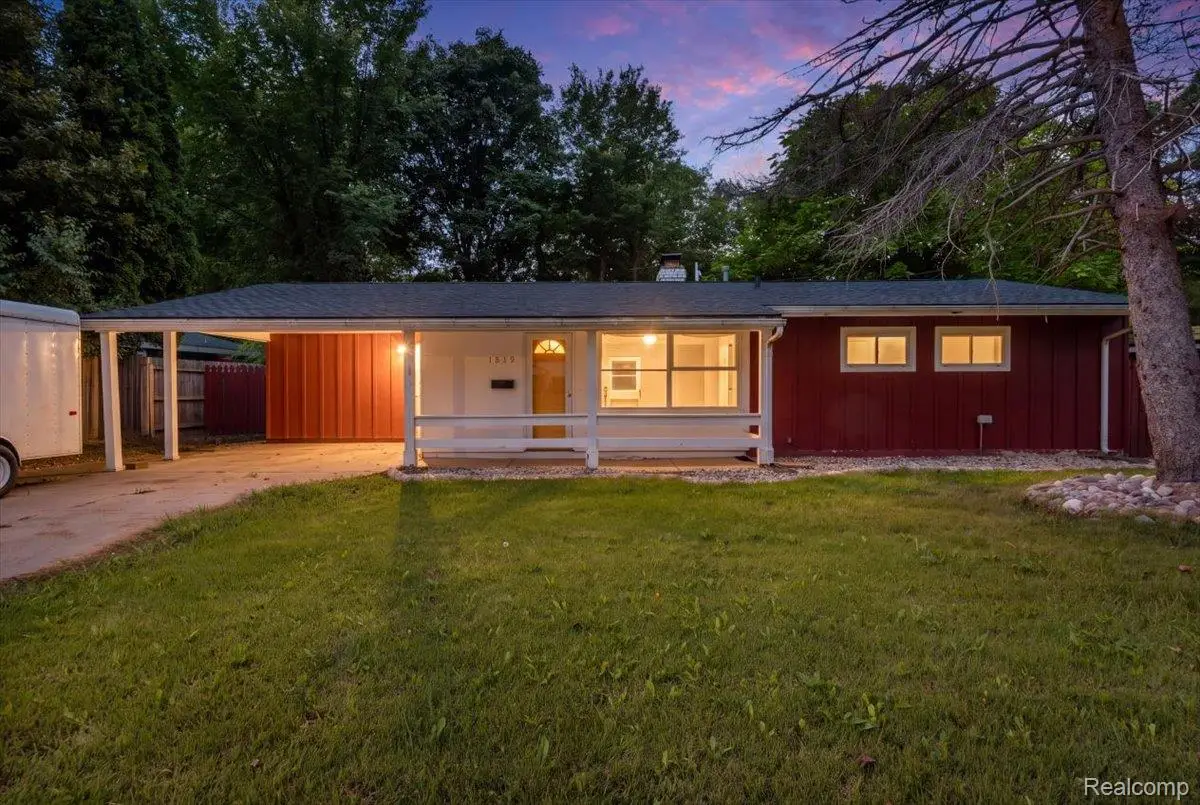 1819 Carmanbrook Parkway, Flint, MI 48507 - #1