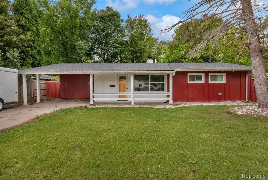 1819 Carmanbrook Parkway, Flint, MI 48507 - #2