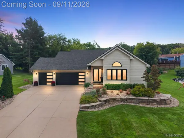 4955 Lakeview Boulevard, Clarkston, MI 48348