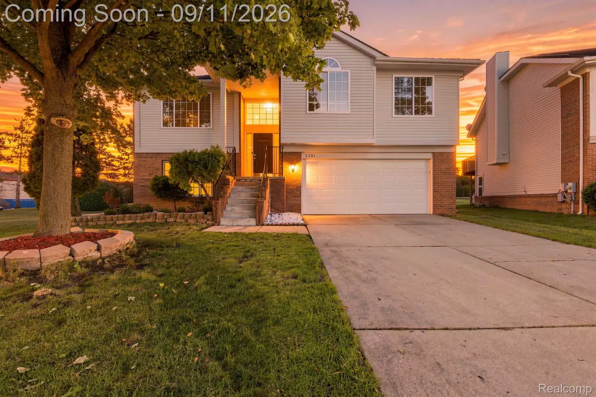 3201 Lynhurst Court, Rochester, MI 48306 - #1