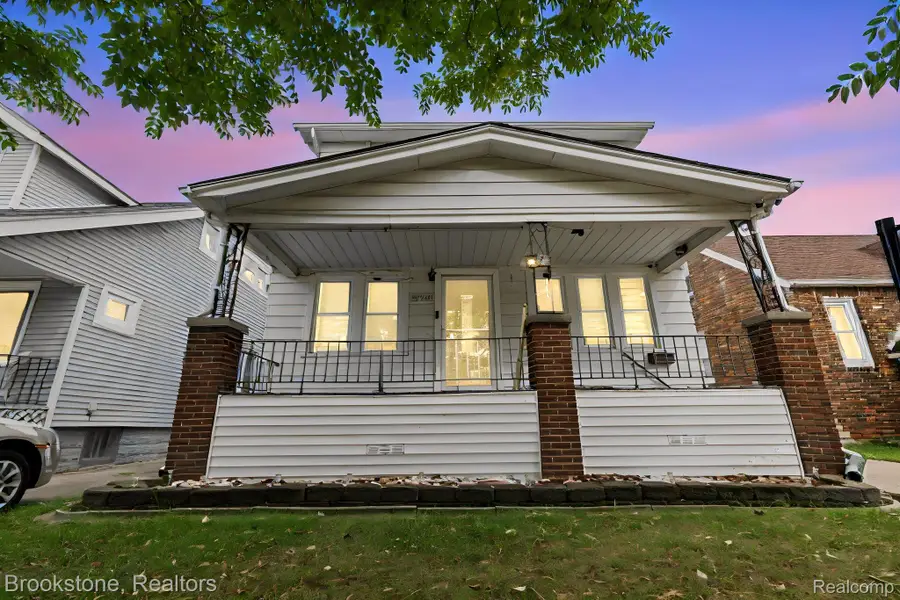 4760 Curtis Street, Dearborn, MI 48126 - #2