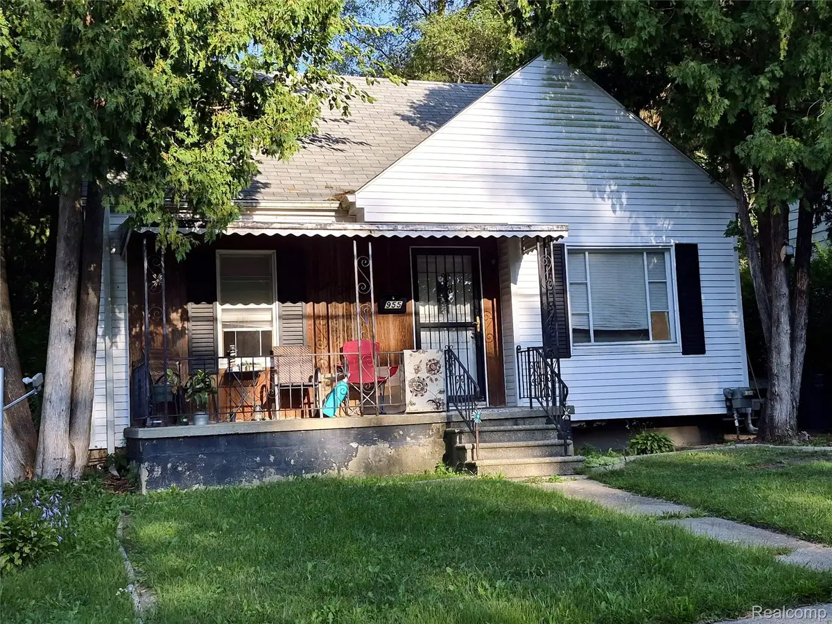 955 Salisbury Avenue, Flint, MI 48532 - #1