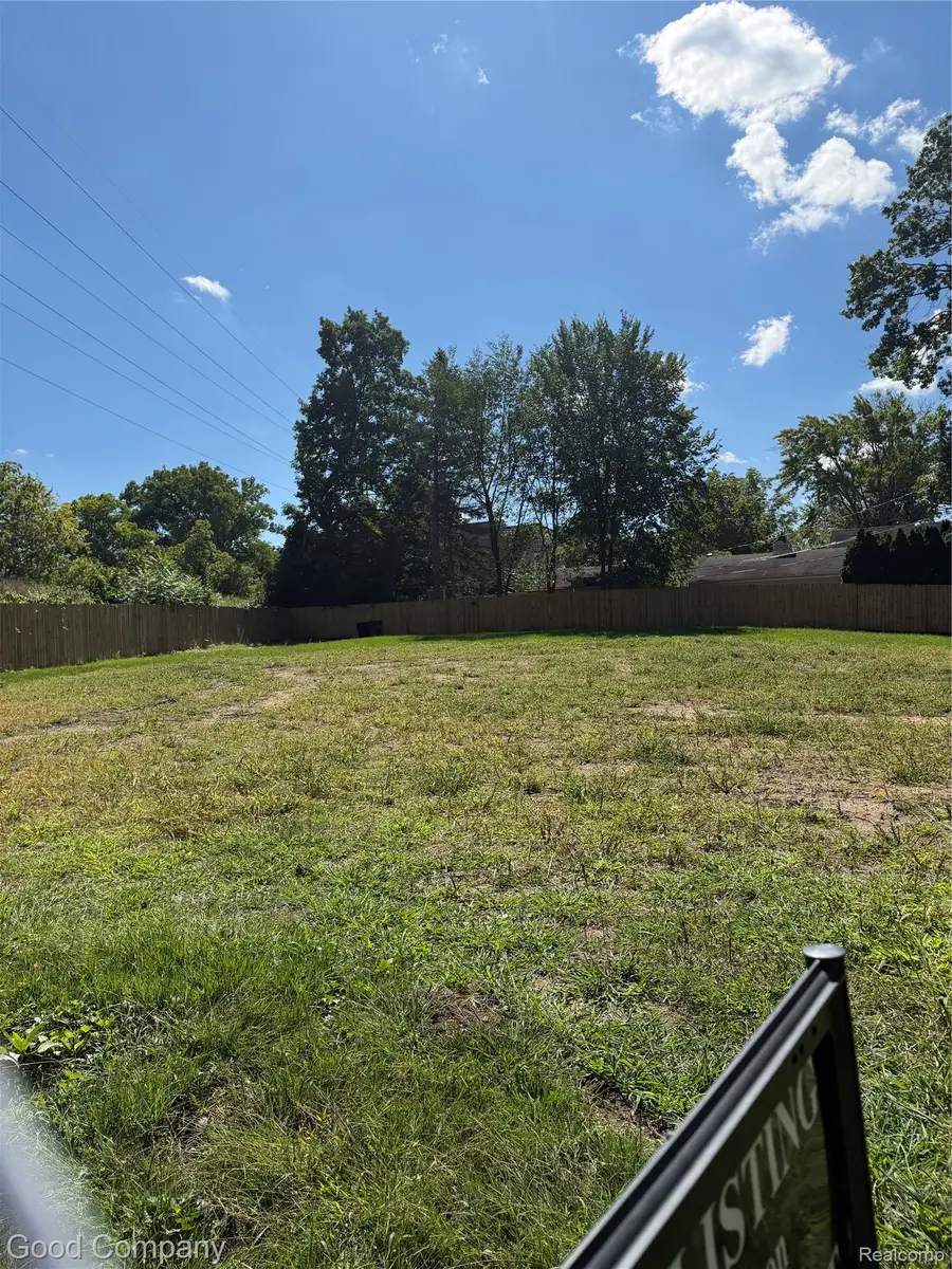 1201 Woodsboro Drive, Royal Oak, MI 48067 - #2
