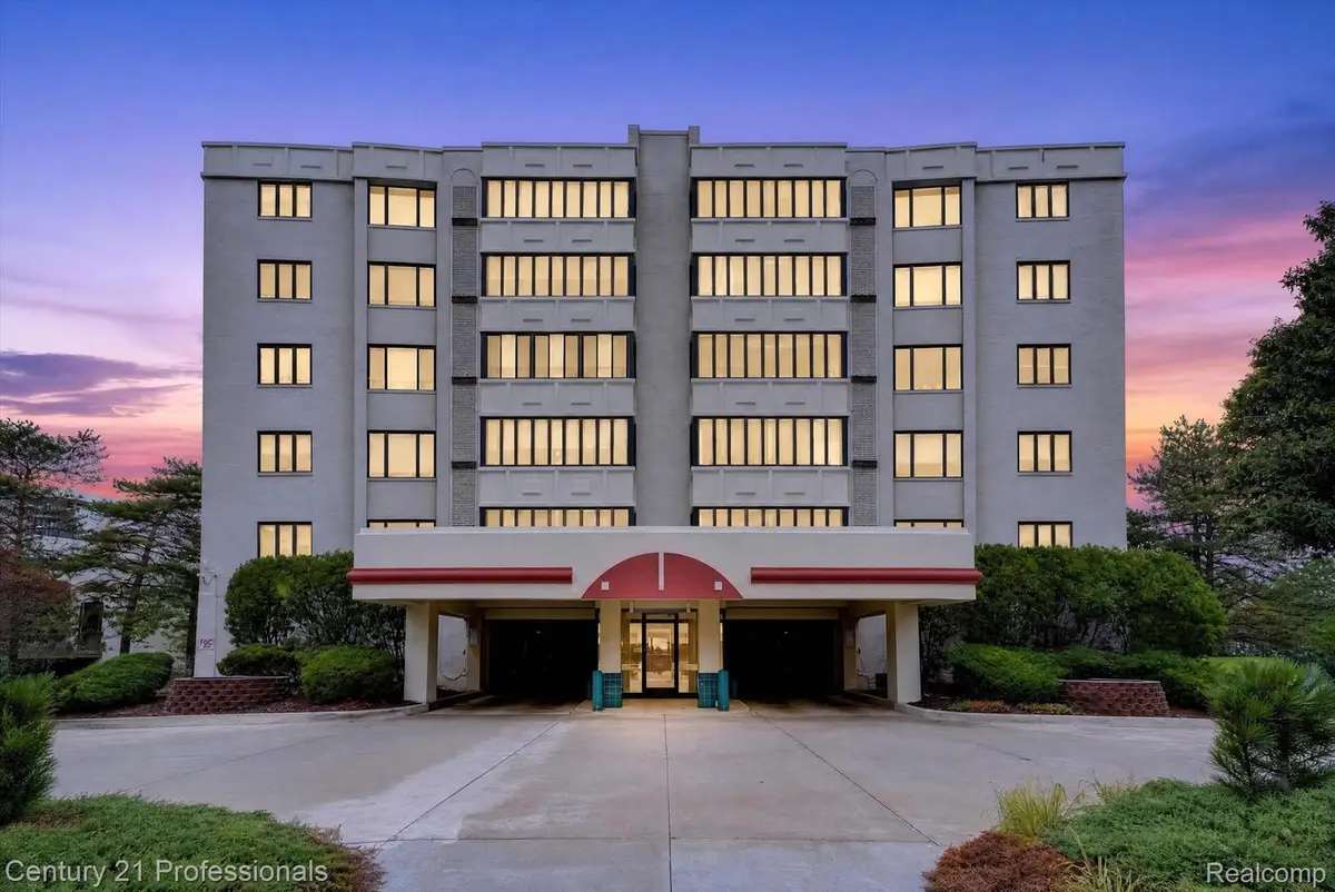 43000 12 Oaks Crescent Drive #4022, Novi, MI 48377 - #1