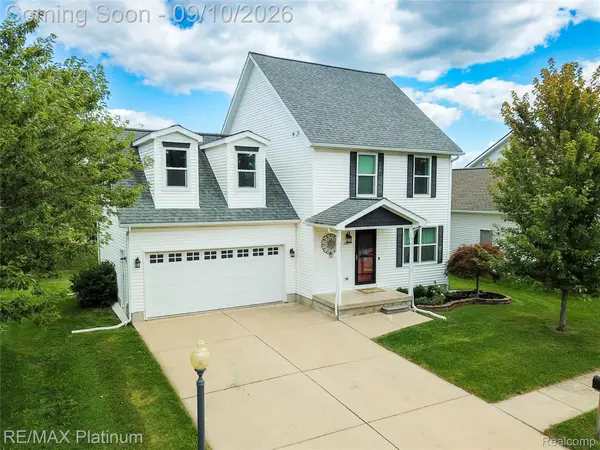 746 Pinegate Drive, Fowlerville, MI 48836
