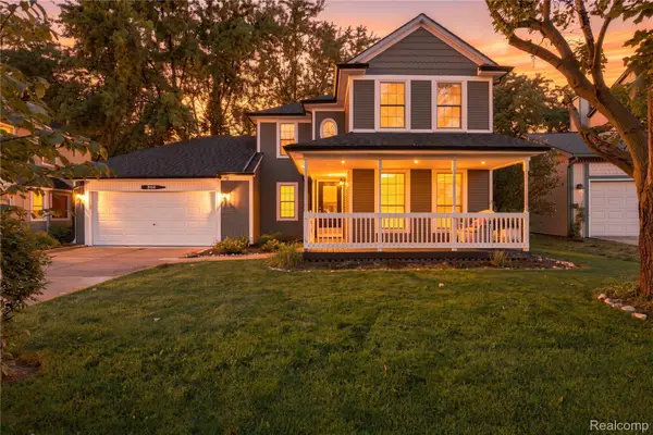 933 Abingdon Street N, Oxford, MI 48371