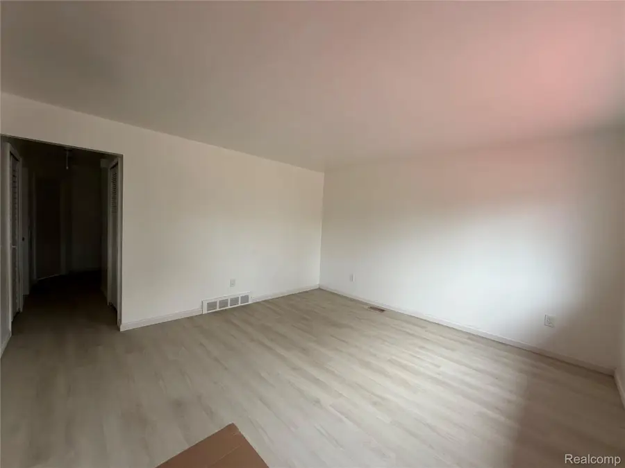 8702 Chalmers Avenue, Warren, MI 48089 - #3