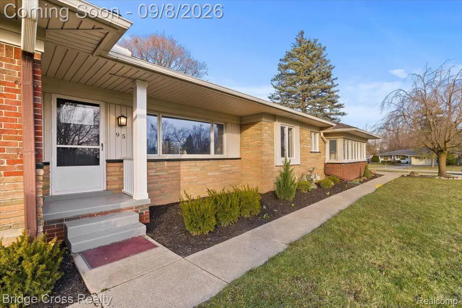 95 Hillsdale Road, Bloomfield, MI 48302 - #2