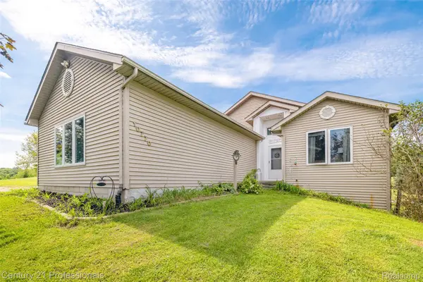 10770 Gloria Greer Lane, Holly, MI 48442