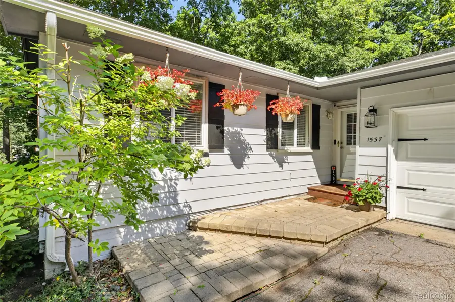 1537 Odette, Hartland, MI 48353 - #3