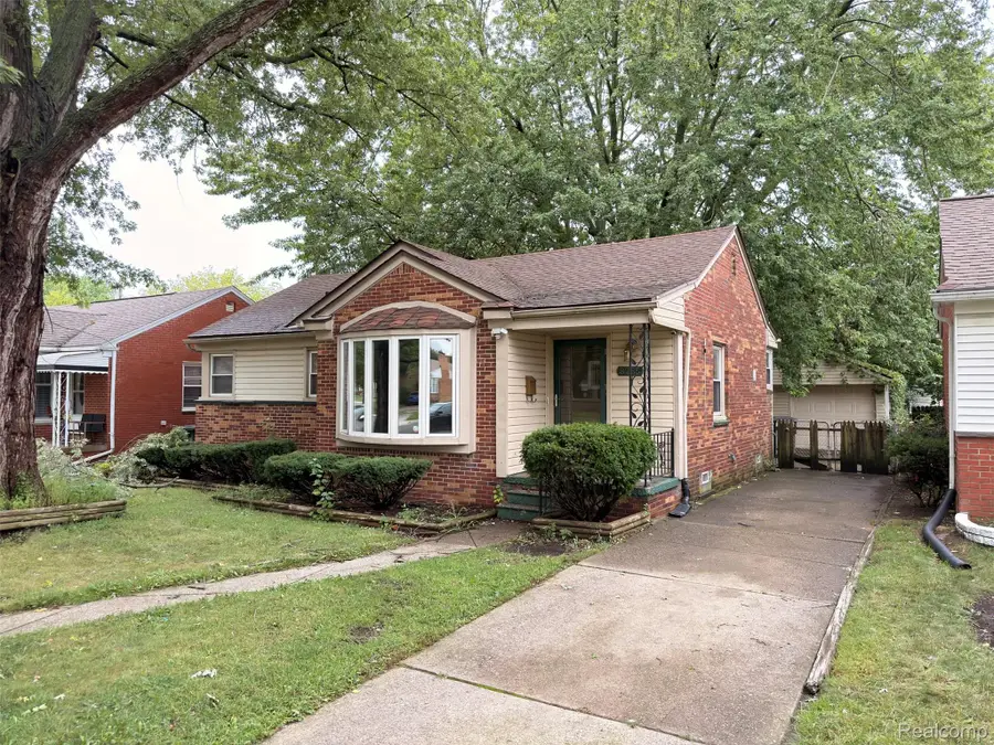 8255 W Parkway Street, Redford, MI 48239 - #2