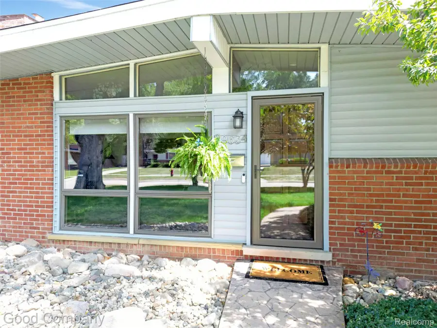 29634 Westbrook Parkway, Southfield, MI 48076 - #2