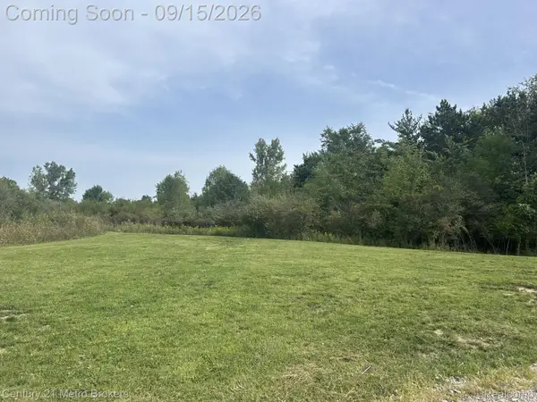 2088 Creekwood Court, GrandBlanc, MI 48439