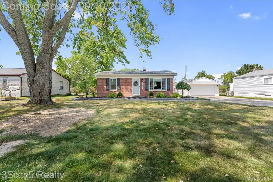 25674 Maywood Street, Woodhaven, MI 48183 - #2