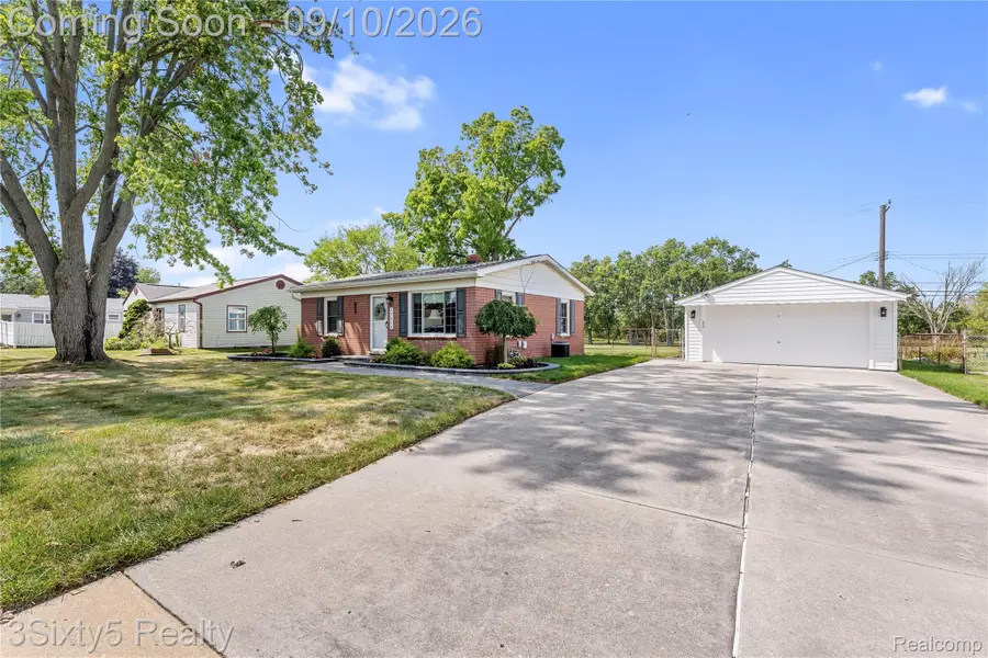 25674 Maywood Street, Woodhaven, MI 48183 - #3