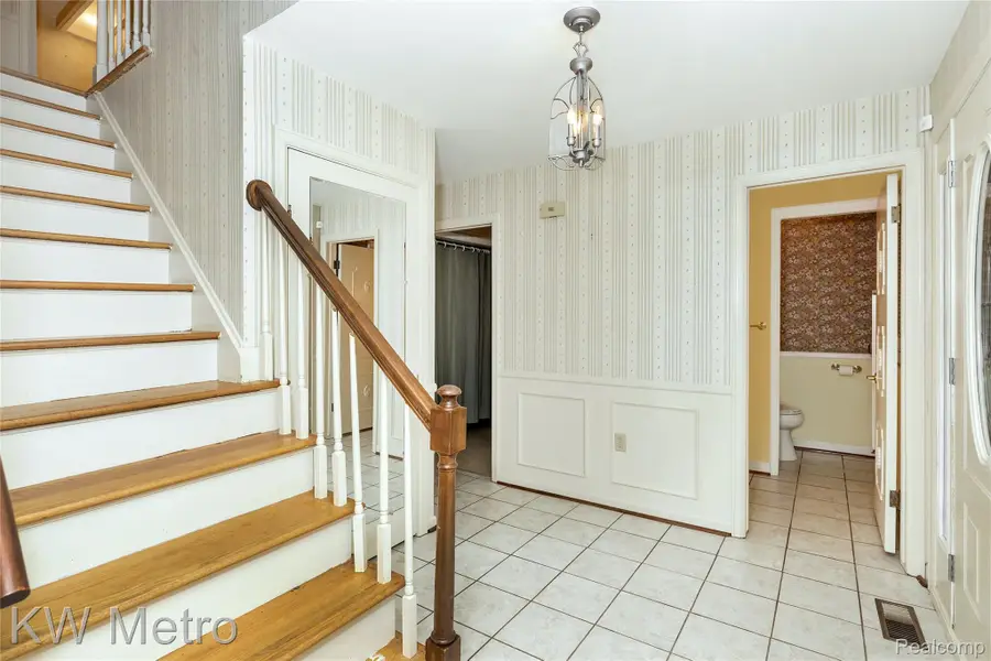 30635 Old Stream Street, Southfield, MI 48076 - #3