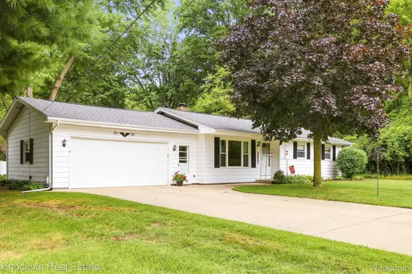 5121 Sheldon Drive, Bridgeport, MI 48722