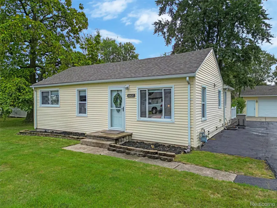 16427 Jackson Street, Taylor, MI 48180 - #3