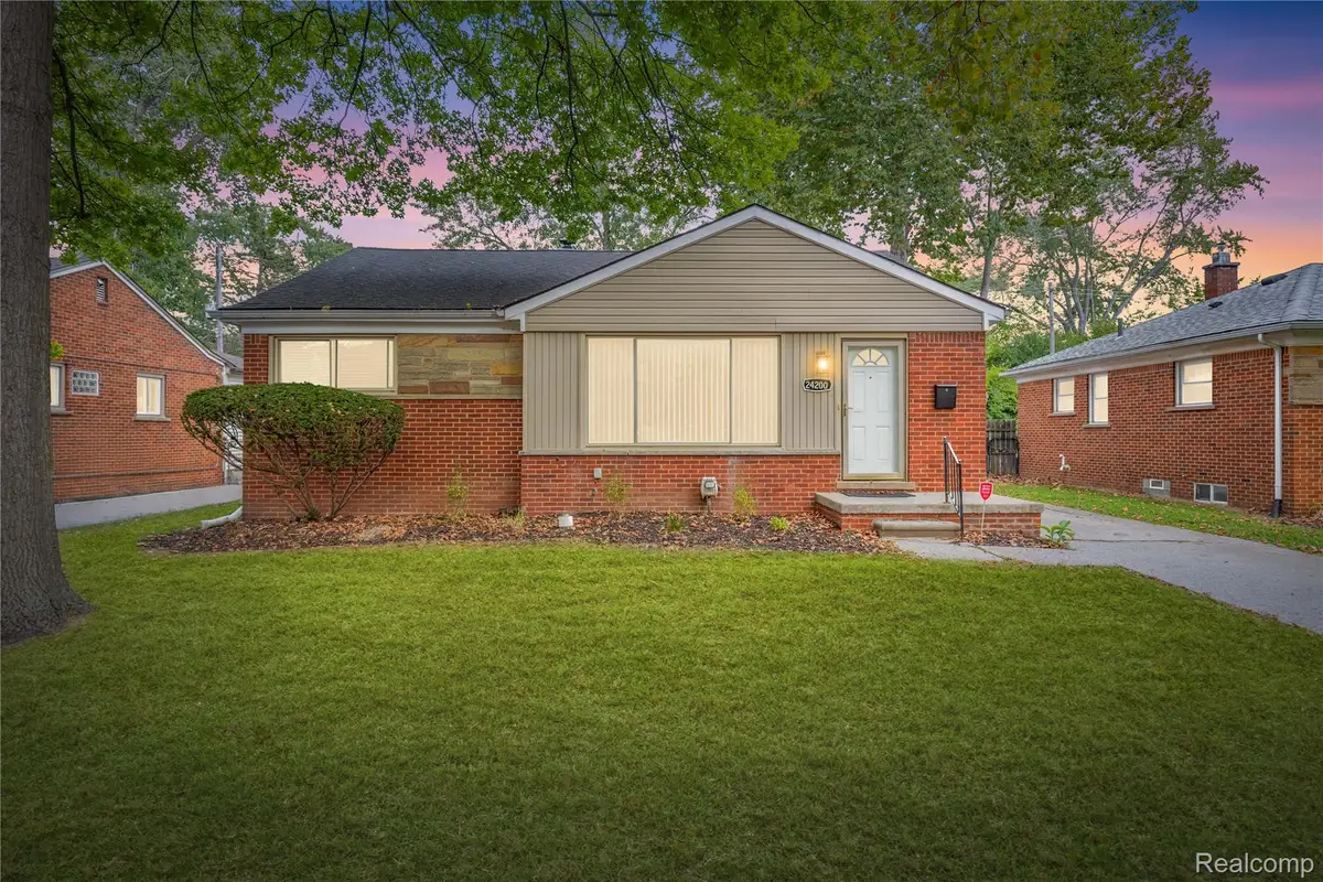 24200 Westhampton Street, Oak Park, MI 48237 - #1