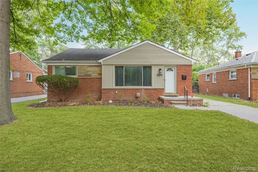 24200 Westhampton Street, Oak Park, MI 48237 - #2