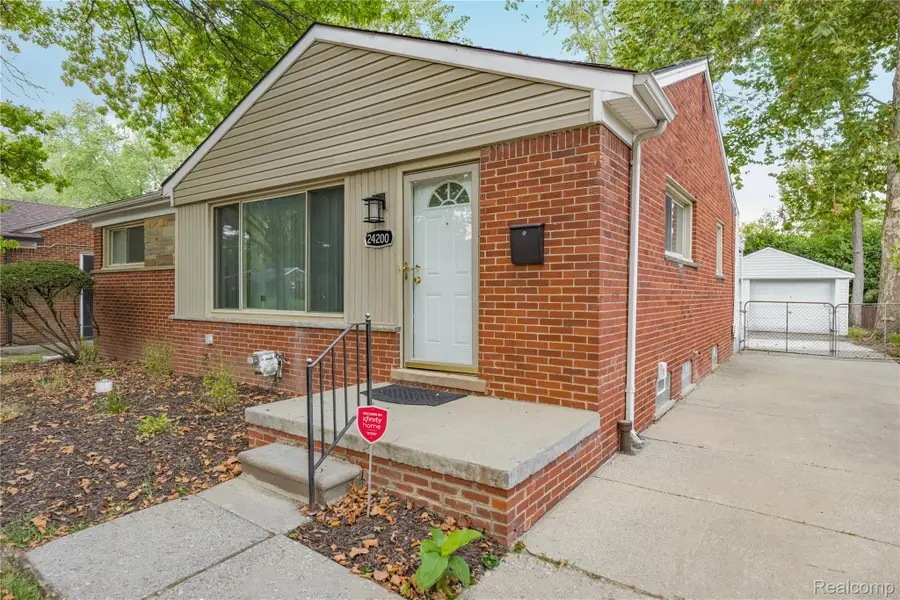 24200 Westhampton Street, Oak Park, MI 48237 - #3