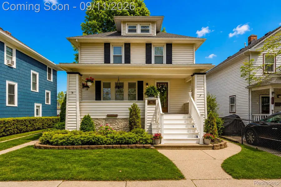 447 Maple Street, Wyandotte, MI 48192 - #2
