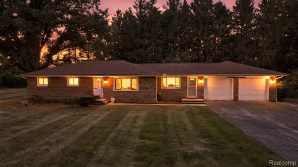 25 E Oakwood Road, Oxford, MI 48371