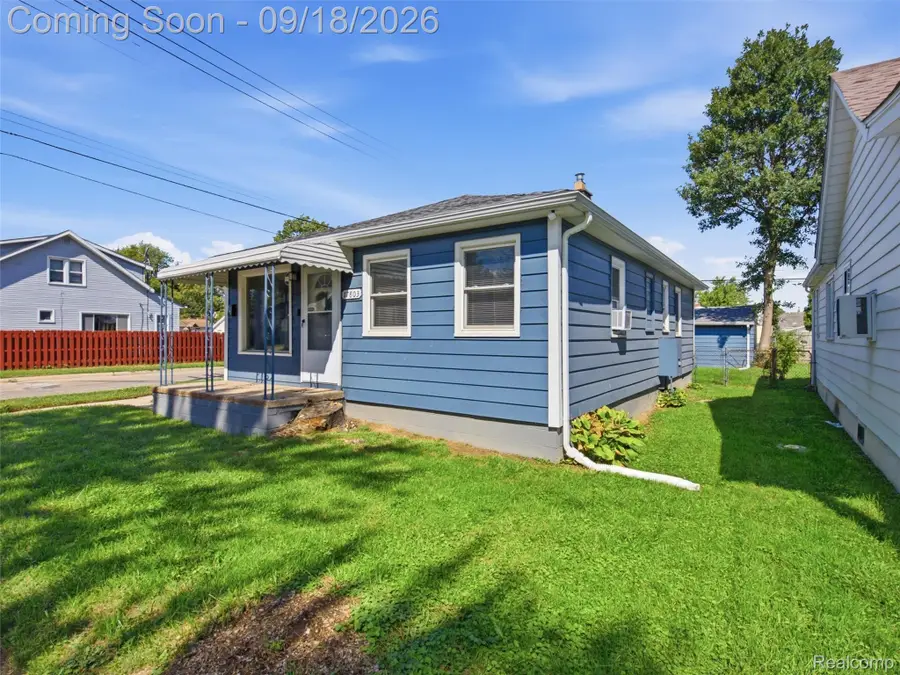 17803 Tennyson Street, Roseville, MI 48066 - #2
