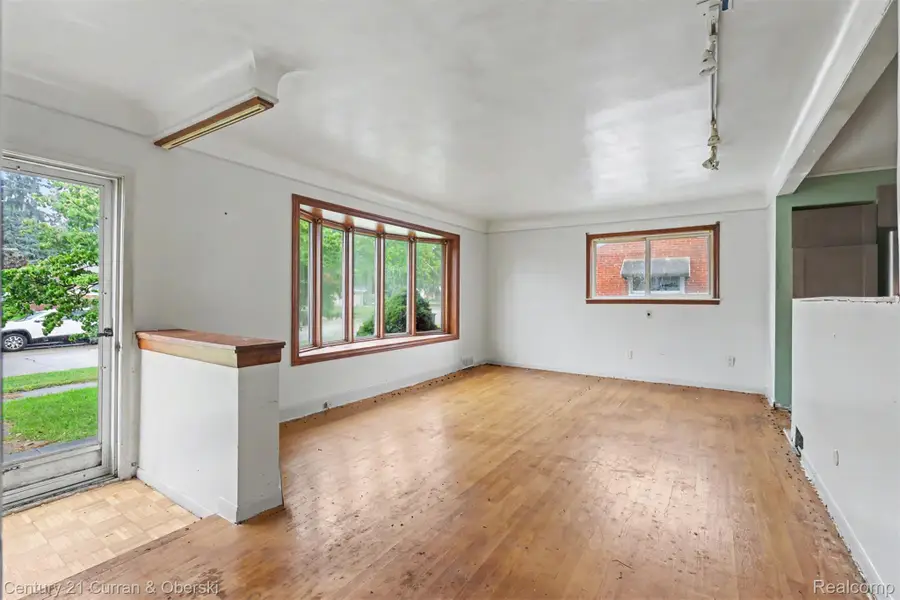34169 Dover Street, Livonia, MI 48150 - #3