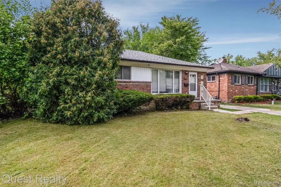 19873 Beaconsfield Street, Harper Woods, MI 48225 - #2