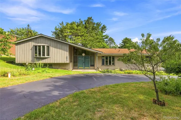 6579 Balmoral Terrace, Clarkston, MI 48346
