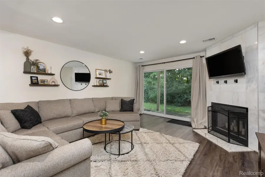 31444 Orchard Creek, Farmington Hills, MI 48334 - #3