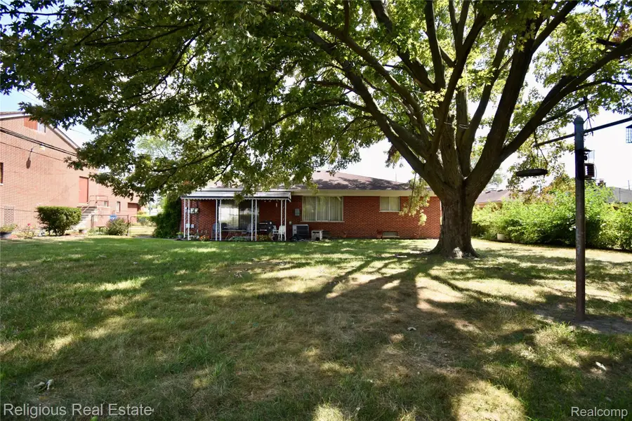 6221 Mayburn Street, Dearborn Heights, MI 48127 - #3