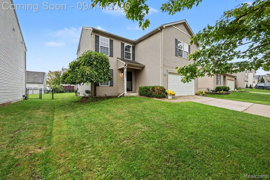 8601 Kalamazoo River Drive, Fowlerville, MI 48836 - #2