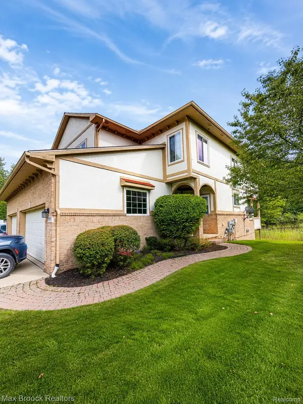 5995 Bella Vista Drive, WestBloomfield, MI 48322