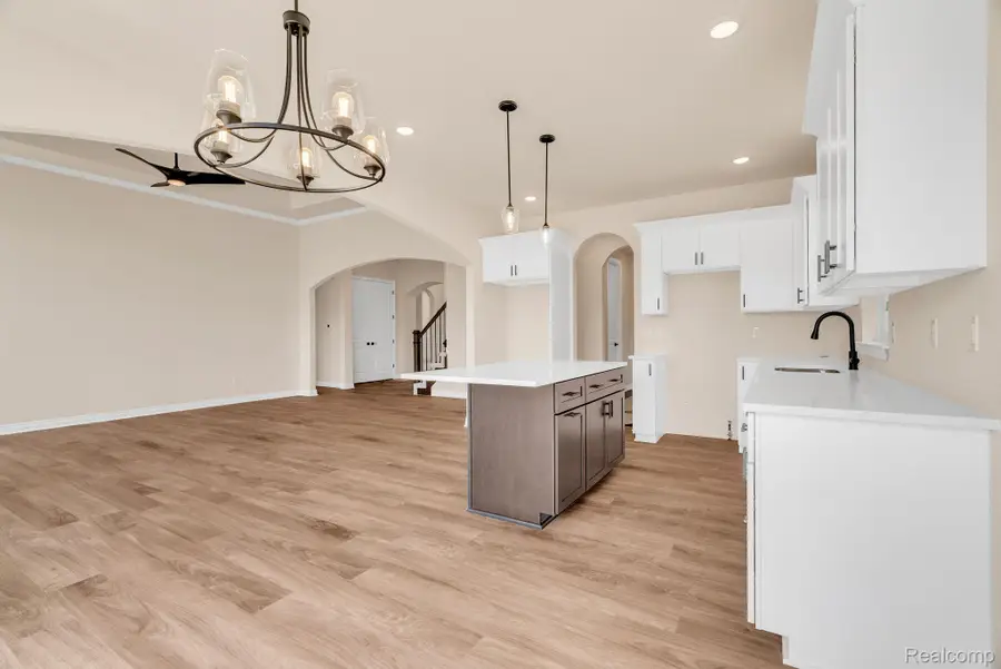4108 Blossom Drive, Sterling Heights, MI 48314 - #2