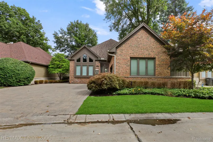 6 Pembroke Court, Dearborn, MI 48126 - #3