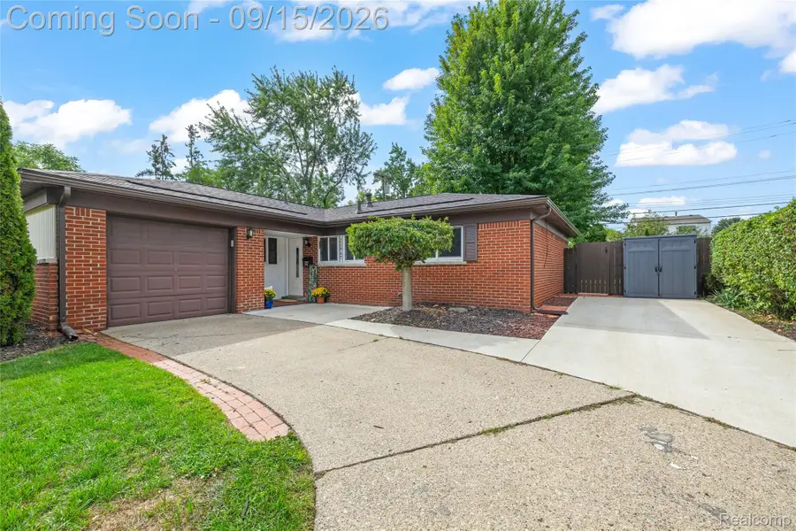 22947 Tuck Road, Farmington Hills, MI 48336 - #2