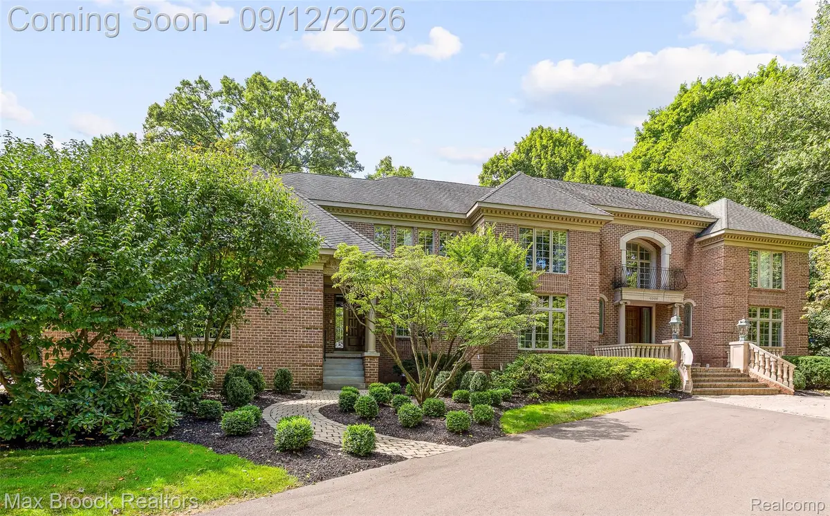 4966 Stoneleigh Road, Bloomfield Hills, MI 48302 - #1