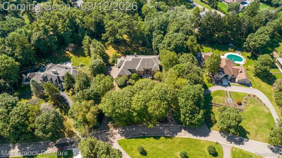 4966 Stoneleigh Road, Bloomfield Hills, MI 48302 - #2