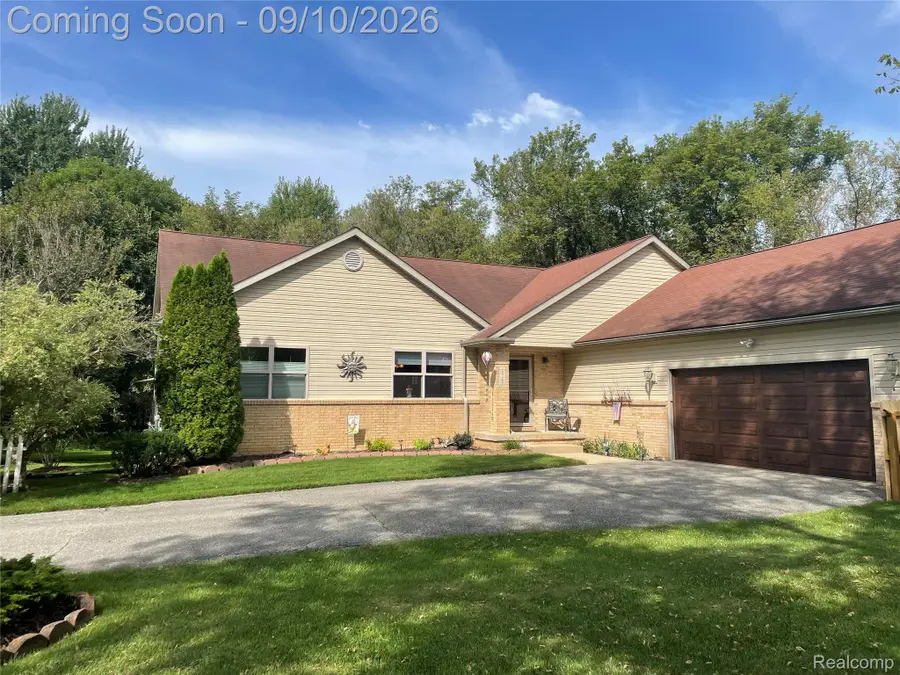 3122 County Farm Road, Howell, MI 48843 - #2