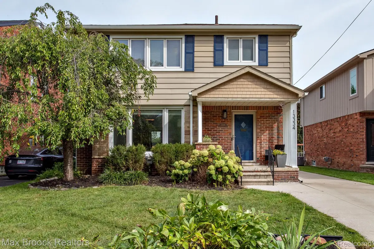 13334 Winchester Avenue, Huntington Woods, MI 48070 - #1