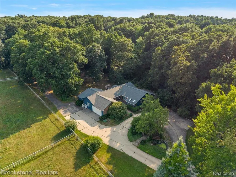 430 Rissman Lane, Ortonville, MI 48462 - #2
