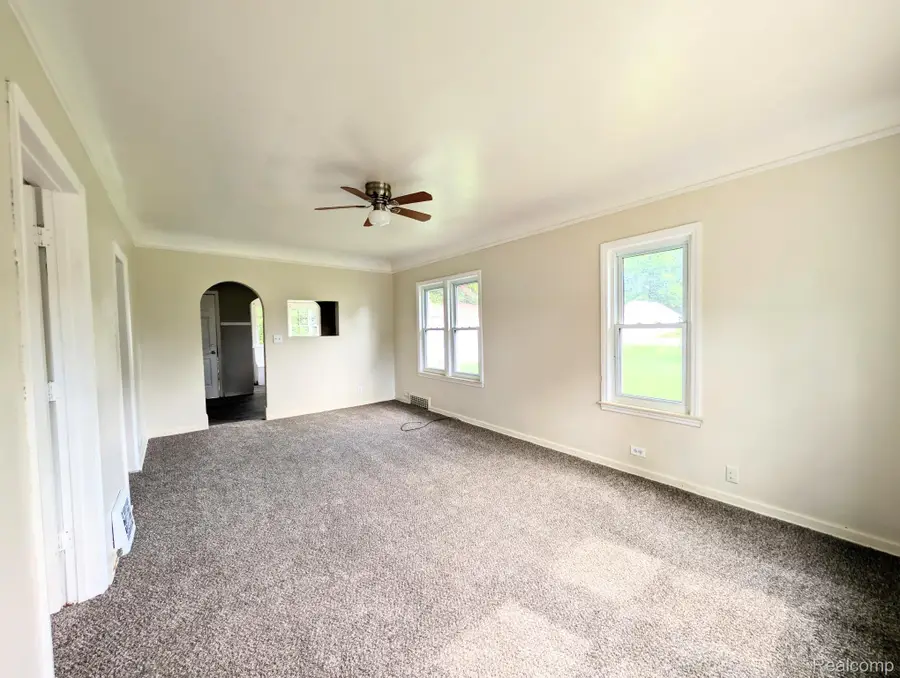 635 Spruce Street, Mount Morris, MI 48458 - #2