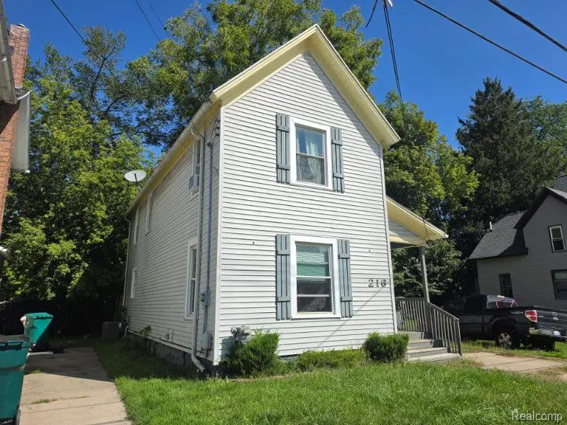 216 W Oakland Avenue, Lansing, MI 48912 - #3
