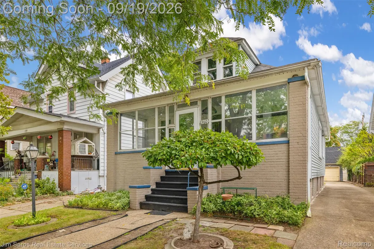 1360 Lakepointe Street, Grosse Pointe Park, MI 48230 - #1