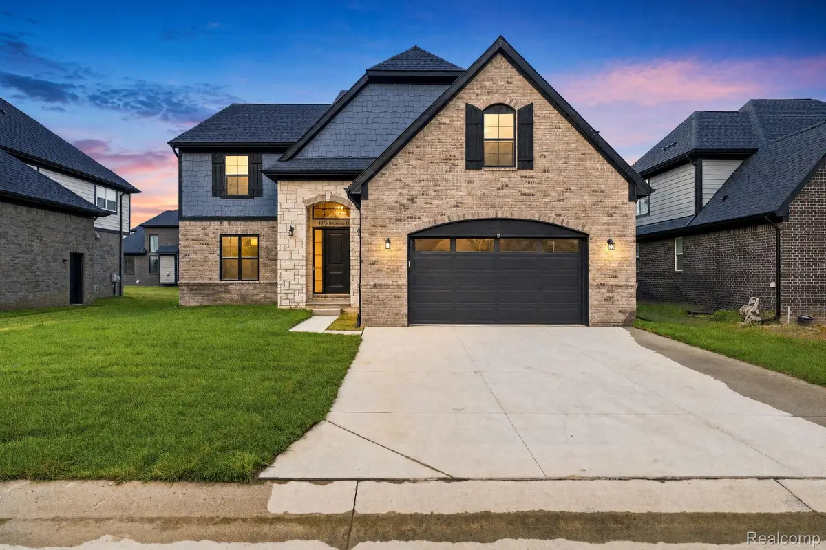 4075 Blossom Drive, Sterling Heights, MI 48314 - #1